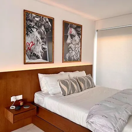 Hermes - In The Just Steps To The Sea! חאניה