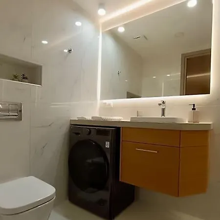 דירה Hermes - In The Just Steps To The Sea! *